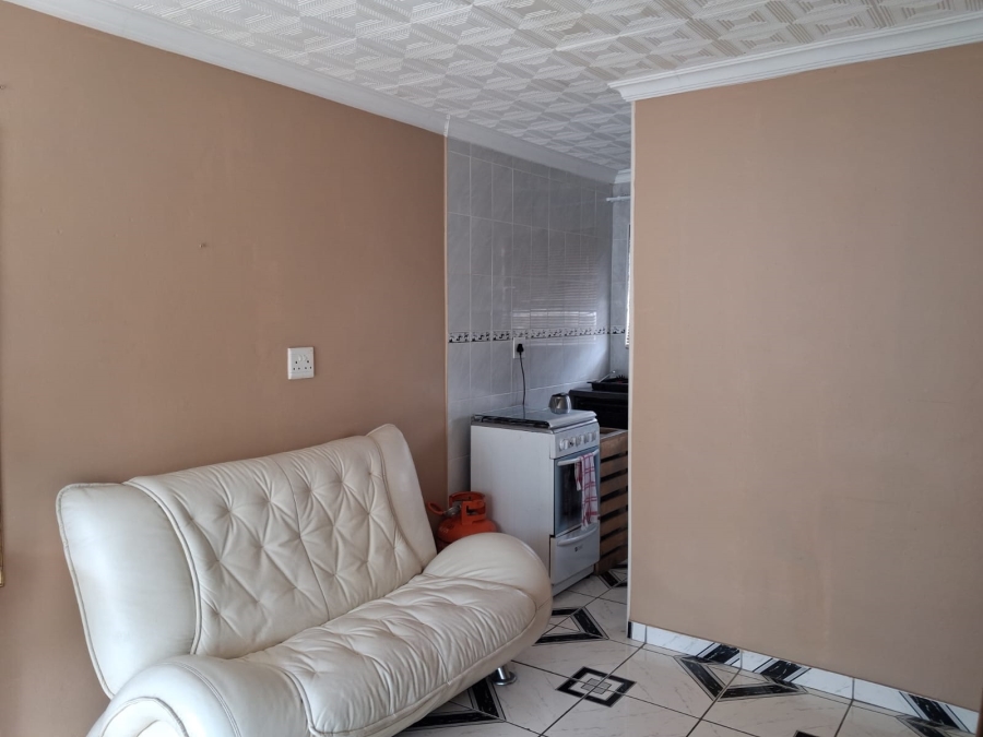 To Let 1 Bedroom Property for Rent in East London Central Eastern Cape